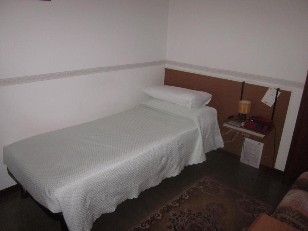 Albergo Leon Bianco Moggio Udinese Quarto foto